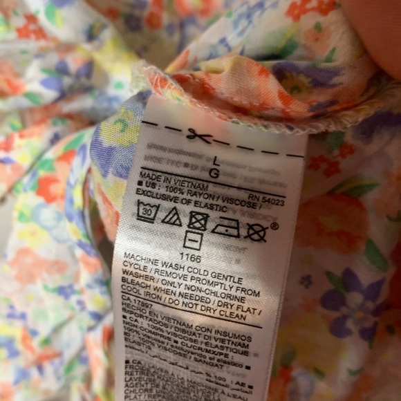 Old Navy Floral Wrap Blouse - Picture 8 of 9